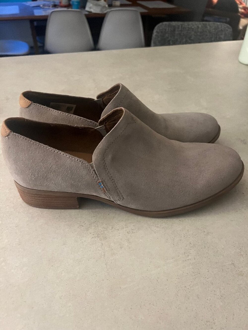 Toms Shaye Suede Ankle Booties - Taupe - Size 11